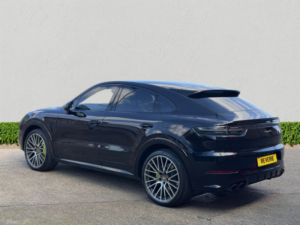 2023 Porsche Cayenne 3.0 V6 E-Hybrid 17.9kwh Platinum Edition Coupe 5dr Petrol Plug-In Hybrid Tiptronics 4WD Euro 6 (s/s) (3.6kw Charger) (462 Ps) in Black — image 5