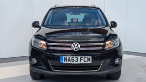 2013 Volkswagen Tiguan 2.0 Tdi Bluemotion Tech Match 4WD Euro 5 (s/s) 5dr in Black — image 2