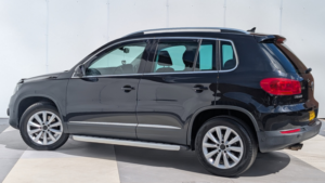 2013 Volkswagen Tiguan 2.0 Tdi Bluemotion Tech Match 4WD Euro 5 (s/s) 5dr in Black — image 5