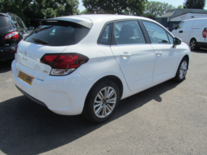 2015 Citroen C4 1.2 Puretech Feel in White — image 2