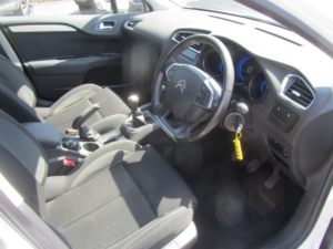 2015 Citroen C4 1.2 Puretech Feel in White — image 3