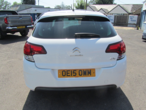 2015 Citroen C4 1.2 Puretech Feel in White — image 5
