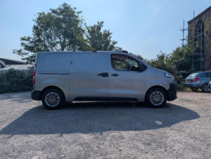 2022 Citroen Dispatch 1.5 Bluehdi 1000 Enterprise Pro M Fwd 2 Euro 6 (s/s) 6dr in Grey — image 2