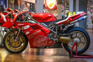 1996 Ducati 916 Mike Brown Iom Race Bike in Red — image 2