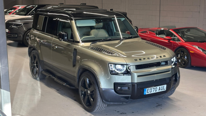 2020 Land Rover Defender 110 3.0 D250 Mhev First Edition in Green — image 1