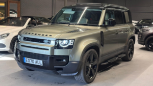 2020 Land Rover Defender 110 3.0 D250 Mhev First Edition in Green — image 4