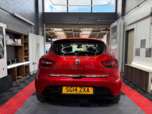 2014 Renault Clio 1.2 16v Dynamique Medianav Euro 5 5dr in Red — image 5