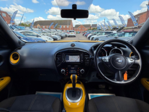 2015 Nissan Juke 1.6 Acenta Premium Xtron Euro 6 5dr in Yellow — image 2