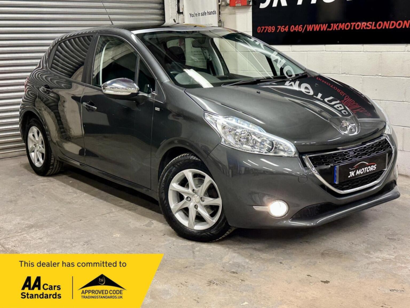 2015 Peugeot 208 1.2 Vti Puretech Style Euro 6 5dr in Grey — image 1
