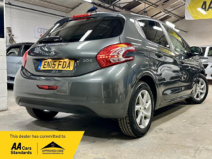 2015 Peugeot 208 1.2 Vti Puretech Style Euro 6 5dr in Grey — image 4