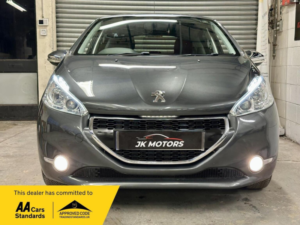 2015 Peugeot 208 1.2 Vti Puretech Style Euro 6 5dr in Grey — image 5