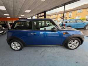 2013 MINI Hatch 1.6 One Euro 5 3dr in Blue — image 2
