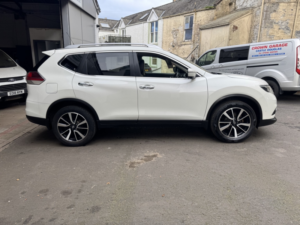 2017 Nissan X-Trail 1.6 Dig-T Tekna in White — image 2