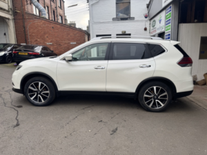 2017 Nissan X-Trail 1.6 Dig-T Tekna in White — image 6