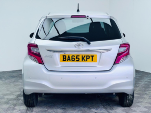 2016 Toyota Yaris 1.33 Dual Vvt-I Icon Multidrive S Euro 6 5dr in Silver — image 6