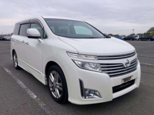 2010 Nissan Elgrand 2.5 Highway Star 5dr 7 Seats in White — image 3