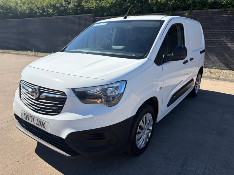 2021 Vauxhall Combo 1.5 Turbo D 2300 Dynamic Panel Van 4dr Diesel Manual L1 H1 Euro 6 (100 Ps) in White — image 1