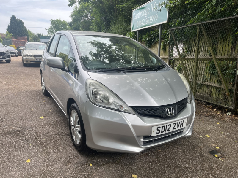 2012 Honda Jazz 1.4 I-Vtec Es in Silver — image 1