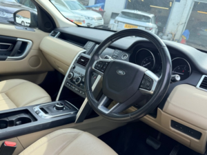 2017 Land Rover Discovery Sport Td4 Hse in Blue — image 6