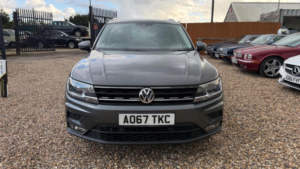 2017 Volkswagen Tiguan 2.0 Tdi Se Navigation Euro 6 (s/s) 5dr in Grey — image 2