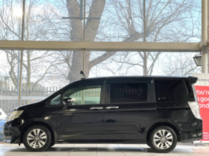 2013 Honda Stepwagon in Black — image 5