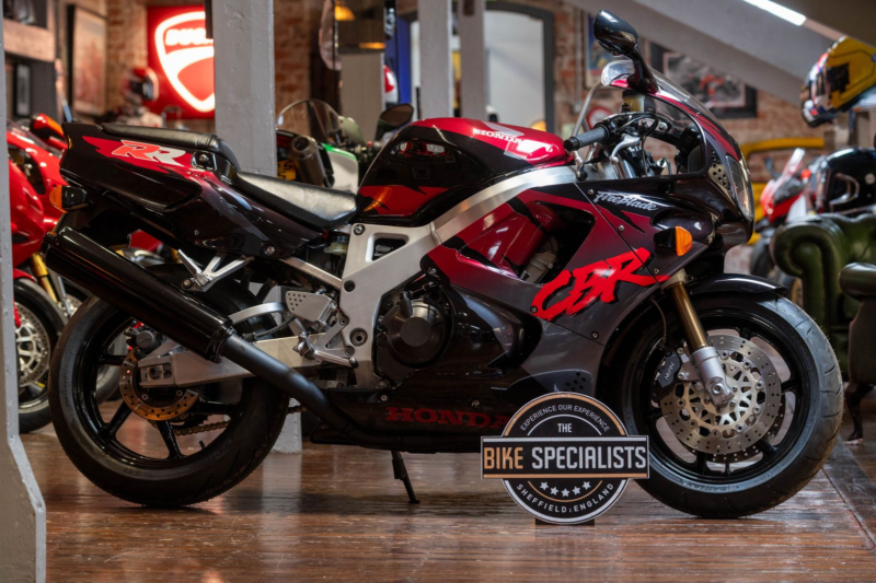 1994 Honda Cbr900rr Fireblade *stunning Original Example - Low Ownership* in Black — image 1