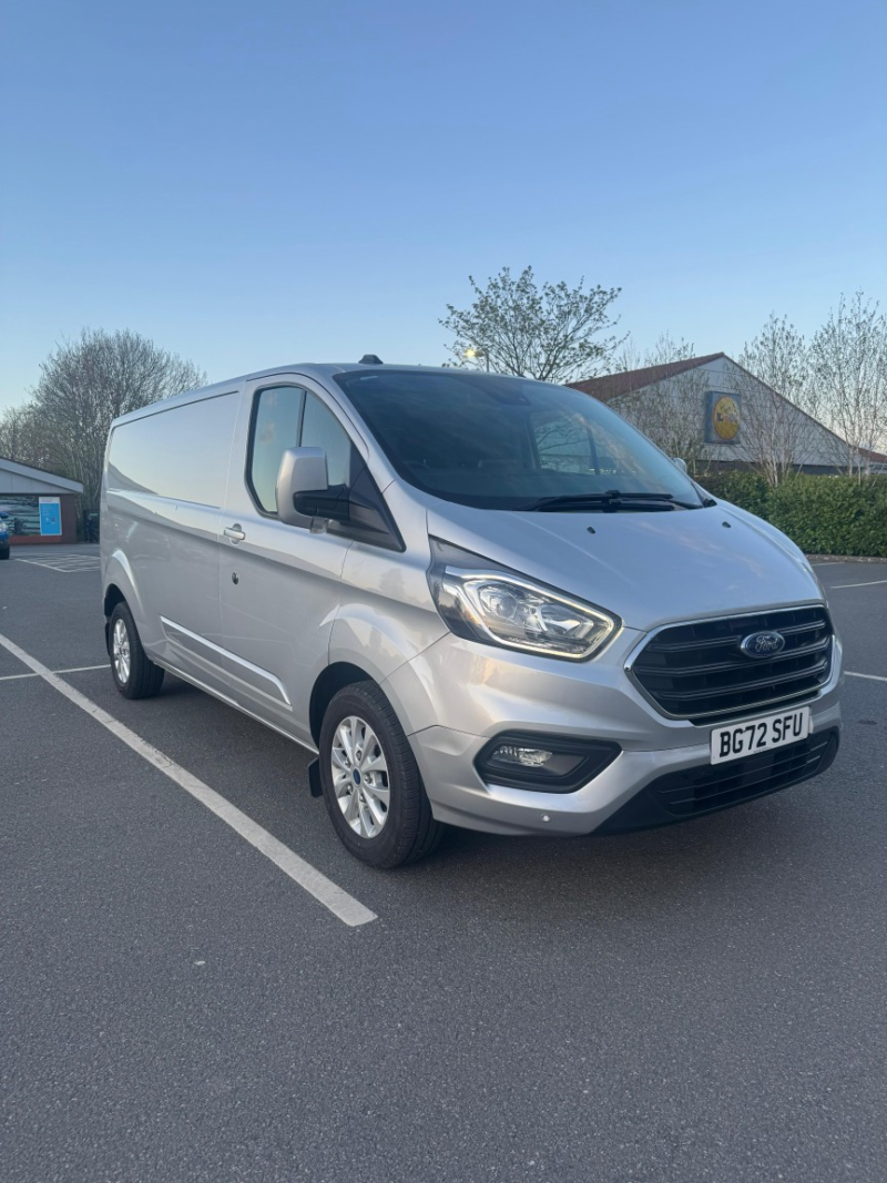 2022 Ford Transit Custom 2.0 Transit Custom Limited Van 300 L2 2.0l Ecoblue 130ps Fwd 6 Speed Manual in Silver — image 1