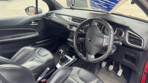 2012 Citroen Ds3 1.6 E-Hdi Airdream Dsport Plus Diesel Red 3dr Low Tax+leather+cruise in Red — image 5