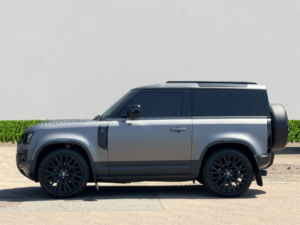 2021 Land Rover Defender 2.0 P300 Se SUV 3dr Petrol Auto 4WD Euro 6 (s/s) (300 Ps) in Grey — image 4