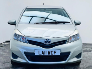 2011 Toyota Yaris 1.33 Dual Vvt-I Tr Multidrive S Euro 5 5dr in Green — image 2