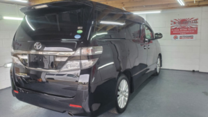 2014 Toyota Vellfire 2.4 Auto Red Seats in Black — image 5