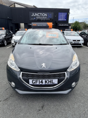2014 Peugeot 208 1.0 Vti Active in Grey — image 2