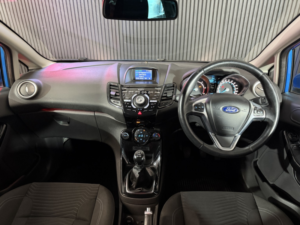 2015 Ford Fiesta 1.5 Tdci Titanium in Blue — image 3