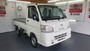 2012 Daihatsu Hijet MINI Pick Up 650cc 4WD in White — image 5