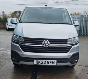 2022 Volkswagen Transporter 2.0 Tdi T32 Highline DSG Fwd Swb Euro 6 (s/s) 5dr in Silver — image 2