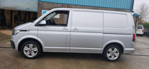 2022 Volkswagen Transporter 2.0 Tdi T32 Highline DSG Fwd Swb Euro 6 (s/s) 5dr in Silver — image 4