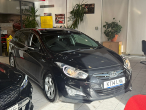 2014 Hyundai I40 1.7 Crdi Blue Drive Style in Black — image 2
