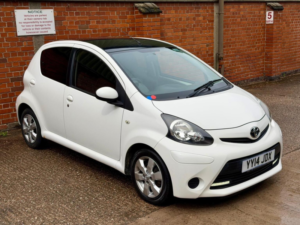 2014 Toyota Aygo 1.0 Vvt-I Move Euro 5 5dr in White — image 2