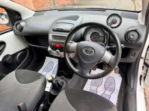 2014 Toyota Aygo 1.0 Vvt-I Move Euro 5 5dr in White — image 6
