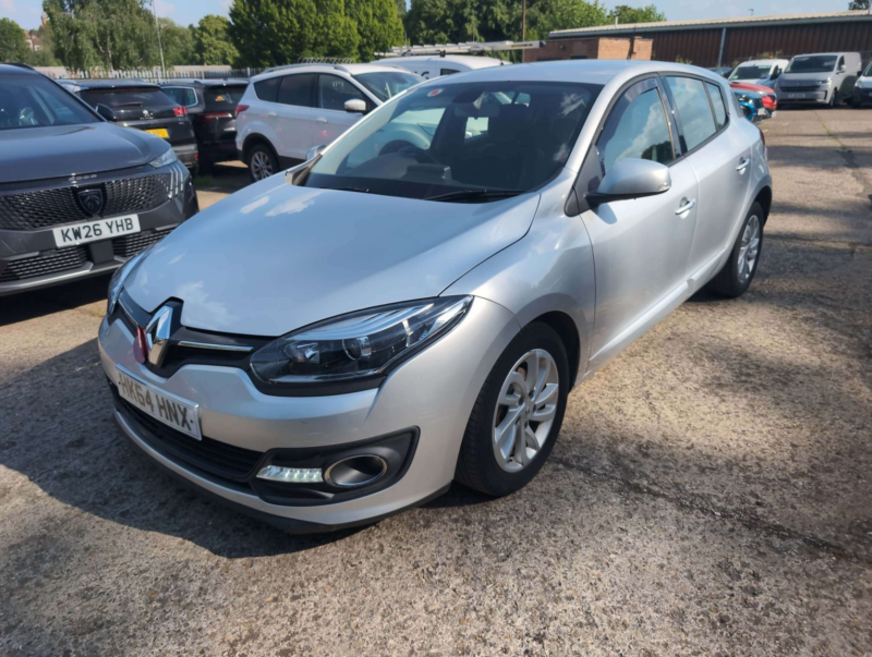 2014 Renault Megane 1.5 Dynamique Tomtom Energy Dci 110 Stop & Start in Silver — image 1