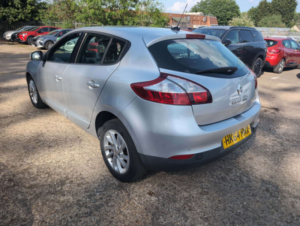 2014 Renault Megane 1.5 Dynamique Tomtom Energy Dci 110 Stop & Start in Silver — image 4