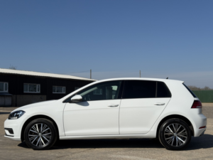 2018 Volkswagen Golf 1.6 Tdi Se Nav in White — image 6
