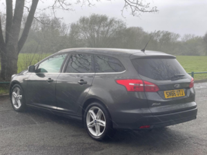 2016 Ford Focus 1.5 Tdci Zetec Euro 6 (s/s) 5dr in Grey — image 4