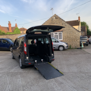 2017 Ford Grand Tourneo Connect 1.5 Tdci Zetec in Grey — image 2