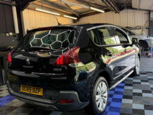 2016 Peugeot 3008 1.6 Bluehdi Active in Black — image 5