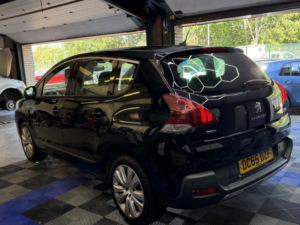 2016 Peugeot 3008 1.6 Bluehdi Active in Black — image 6