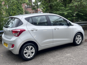 2015 Hyundai I10 1.0 Se Hatchback 5dr Petrol Manual Euro 5 (66 Ps) ++£20 Road Tax++ in Silver — image 5