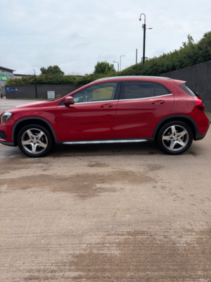 2015 Mercedes-Benz Gla 2.1 Gla200d Amg Line (executive) SUV 5dr Diesel Manual Euro 6 (s/s) (136 Ps) in Red — image 2