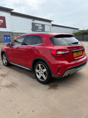 2015 Mercedes-Benz Gla 2.1 Gla200d Amg Line (executive) SUV 5dr Diesel Manual Euro 6 (s/s) (136 Ps) in Red — image 3