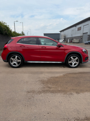 2015 Mercedes-Benz Gla 2.1 Gla200d Amg Line (executive) SUV 5dr Diesel Manual Euro 6 (s/s) (136 Ps) in Red — image 6